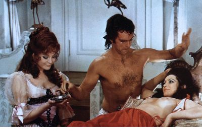 DESADE_-_STILLS_029.jpg