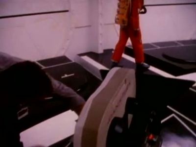 2010_THE_ODYSSEY_CONTINUES_FEATURETTE_025.jpg