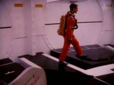 2010_THE_ODYSSEY_CONTINUES_FEATURETTE_031.jpg
