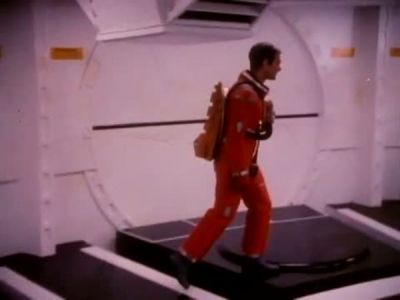 2010_THE_ODYSSEY_CONTINUES_FEATURETTE_035.jpg