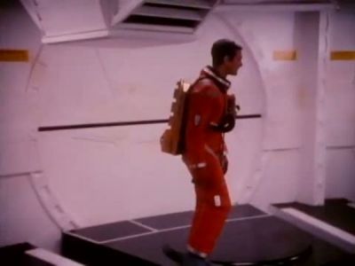 2010_THE_ODYSSEY_CONTINUES_FEATURETTE_038.jpg