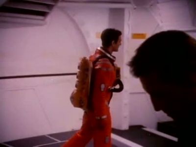 2010_THE_ODYSSEY_CONTINUES_FEATURETTE_044.jpg