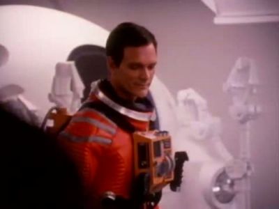 2010_THE_ODYSSEY_CONTINUES_FEATURETTE_052.jpg