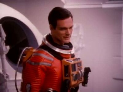 2010_THE_ODYSSEY_CONTINUES_FEATURETTE_059.jpg