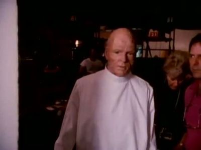 2010_THE_ODYSSEY_CONTINUES_FEATURETTE_154.jpg