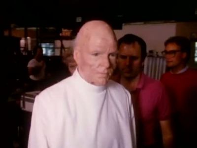 2010_THE_ODYSSEY_CONTINUES_FEATURETTE_166.jpg