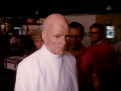 2010_THE_ODYSSEY_CONTINUES_FEATURETTE_167.jpg