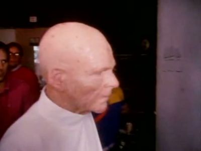 2010_THE_ODYSSEY_CONTINUES_FEATURETTE_175.jpg