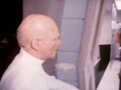 2010_THE_ODYSSEY_CONTINUES_FEATURETTE_180.jpg
