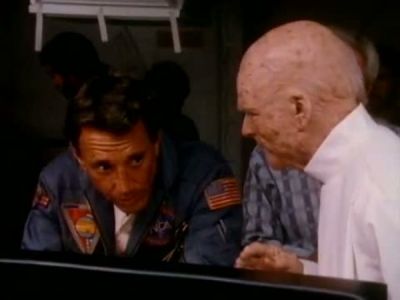 2010_THE_ODYSSEY_CONTINUES_FEATURETTE_246.jpg