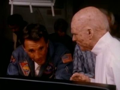 2010_THE_ODYSSEY_CONTINUES_FEATURETTE_249.jpg