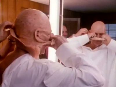 2010_THE_ODYSSEY_CONTINUES_FEATURETTE_305.jpg