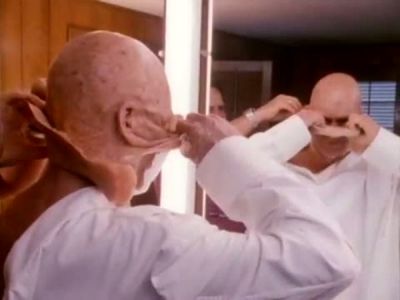 2010_THE_ODYSSEY_CONTINUES_FEATURETTE_308.jpg