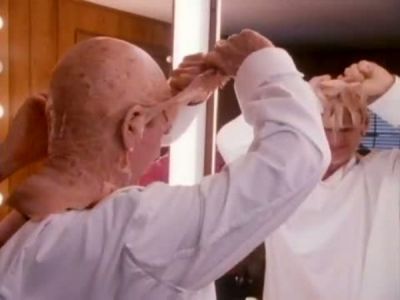 2010_THE_ODYSSEY_CONTINUES_FEATURETTE_331.jpg