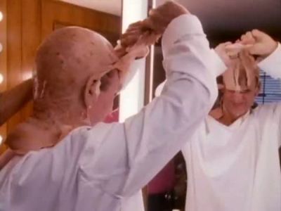 2010_THE_ODYSSEY_CONTINUES_FEATURETTE_334.jpg