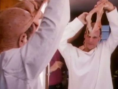 2010_THE_ODYSSEY_CONTINUES_FEATURETTE_356.jpg