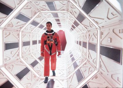 2010_THE_YEAR_WE_MAKE_CONTACT_-_STILLS_005.jpg