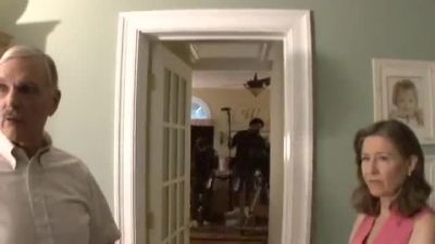 ISNT_IT_DELICIOUS_-_BEHIND_THE_SCENES_097.jpg