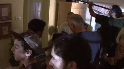 ISNT_IT_DELICIOUS_-_BEHIND_THE_SCENES_164.jpg