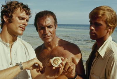 BLACK_WATER_GOLD_-_STILLS_007.jpg