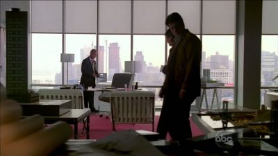 CASTLE_-_E1X01_FLOWERS_FOR_YOUR_GRAVE_002.jpg