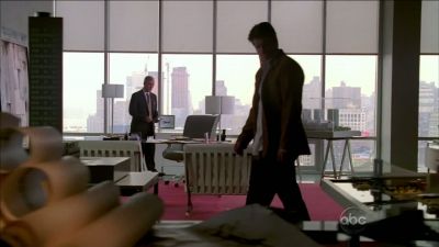 CASTLE_-_E1X01_FLOWERS_FOR_YOUR_GRAVE_004.jpg