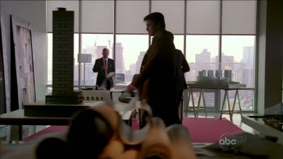 CASTLE_-_E1X01_FLOWERS_FOR_YOUR_GRAVE_009.jpg