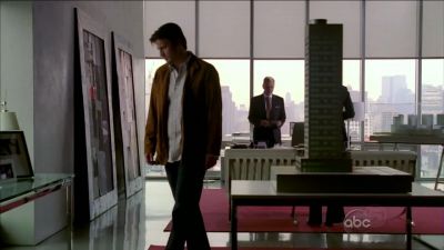 CASTLE_-_E1X01_FLOWERS_FOR_YOUR_GRAVE_023.jpg