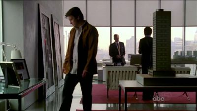 CASTLE_-_E1X01_FLOWERS_FOR_YOUR_GRAVE_030.jpg