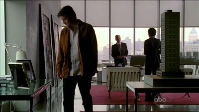 CASTLE_-_E1X01_FLOWERS_FOR_YOUR_GRAVE_034.jpg