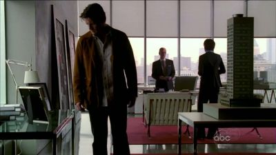 CASTLE_-_E1X01_FLOWERS_FOR_YOUR_GRAVE_038.jpg