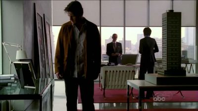 CASTLE_-_E1X01_FLOWERS_FOR_YOUR_GRAVE_040.jpg