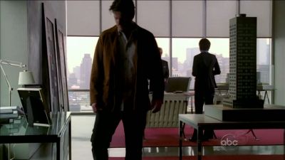 CASTLE_-_E1X01_FLOWERS_FOR_YOUR_GRAVE_042.jpg