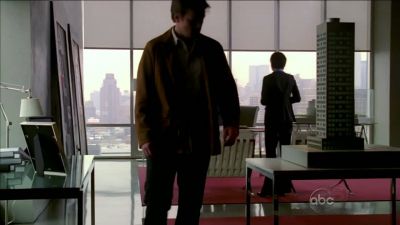 CASTLE_-_E1X01_FLOWERS_FOR_YOUR_GRAVE_044.jpg