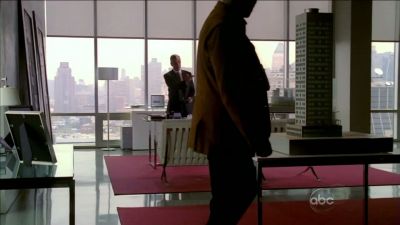 CASTLE_-_E1X01_FLOWERS_FOR_YOUR_GRAVE_045.jpg