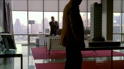 CASTLE_-_E1X01_FLOWERS_FOR_YOUR_GRAVE_046.jpg
