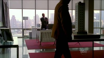 CASTLE_-_E1X01_FLOWERS_FOR_YOUR_GRAVE_047.jpg