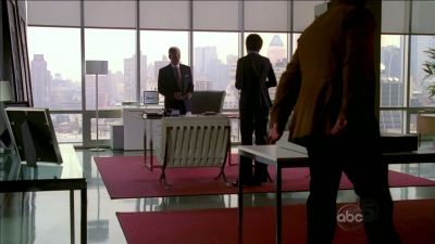 CASTLE_-_E1X01_FLOWERS_FOR_YOUR_GRAVE_054.jpg