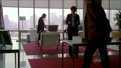 CASTLE_-_E1X01_FLOWERS_FOR_YOUR_GRAVE_110.jpg