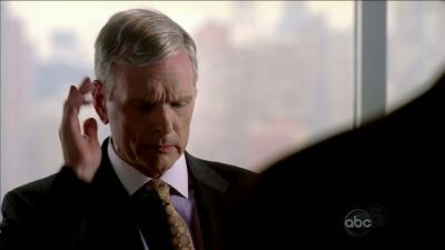 CASTLE_-_E1X01_FLOWERS_FOR_YOUR_GRAVE_121.jpg