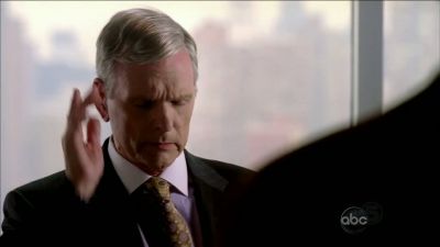 CASTLE_-_E1X01_FLOWERS_FOR_YOUR_GRAVE_122.jpg
