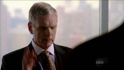CASTLE_-_E1X01_FLOWERS_FOR_YOUR_GRAVE_124.jpg