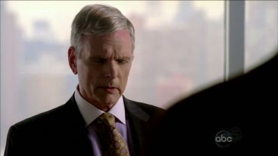 CASTLE_-_E1X01_FLOWERS_FOR_YOUR_GRAVE_128.jpg