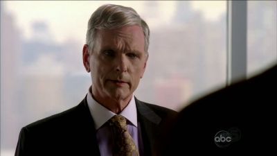 CASTLE_-_E1X01_FLOWERS_FOR_YOUR_GRAVE_160.jpg