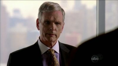 CASTLE_-_E1X01_FLOWERS_FOR_YOUR_GRAVE_165.jpg