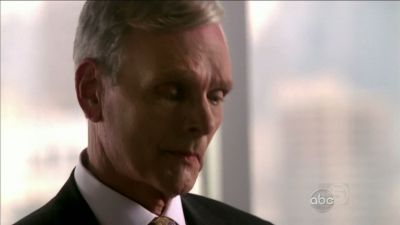 CASTLE_-_E1X01_FLOWERS_FOR_YOUR_GRAVE_310.jpg