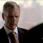 CASTLE_-_E1X01_FLOWERS_FOR_YOUR_GRAVE_128.jpg