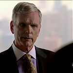 CASTLE_-_E1X01_FLOWERS_FOR_YOUR_GRAVE_158.jpg
